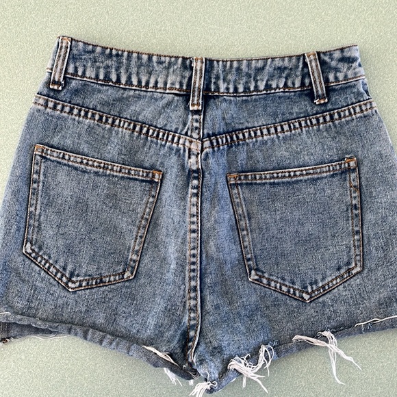 women XS Shorts Denim Embroidered Parrot - Picture 3 of 5